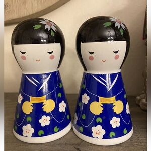 Kitschy  vintage Kokeshi Dolls Ceramic Japanese Salt And Pepper Shakers